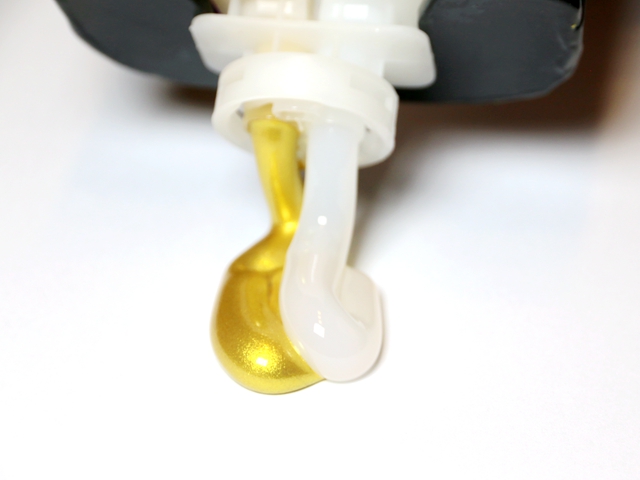 美縫劑沾到頭發上怎么辦？一招教你快速清洗